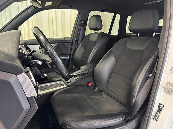 Mercedes-Benz GLK220 9 of 30