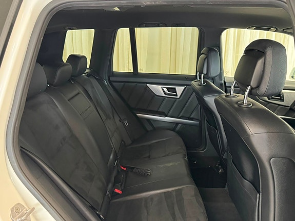 Mercedes-Benz GLK220 25 of 30