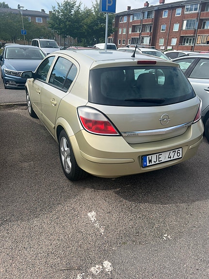 Opel Astra 3 of 3