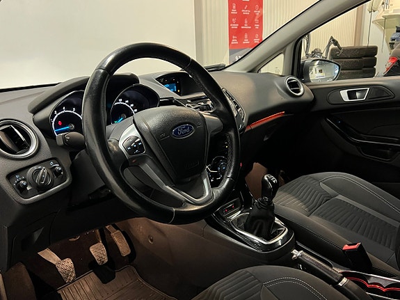 Ford Fiesta 10 of 27