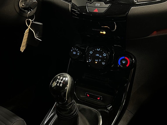 Ford Fiesta 22 of 27