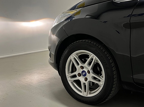 Ford Fiesta 17 of 27