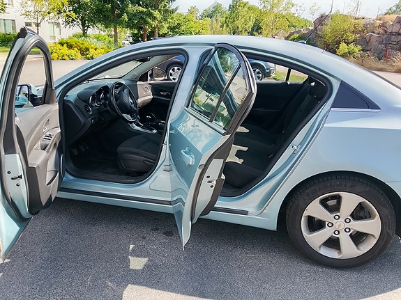 Chevrolet Cruze 5 of 5