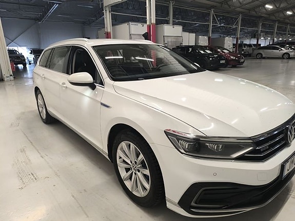 Volkswagen Passat 3 of 5