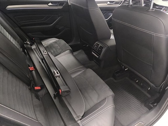 Volkswagen Passat 9 of 10