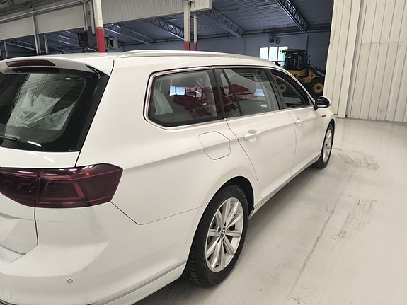 Volkswagen Passat 4 of 5