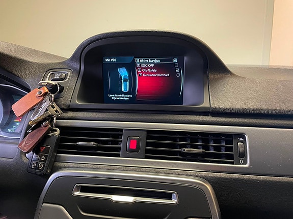 Volvo V70 14 of 18