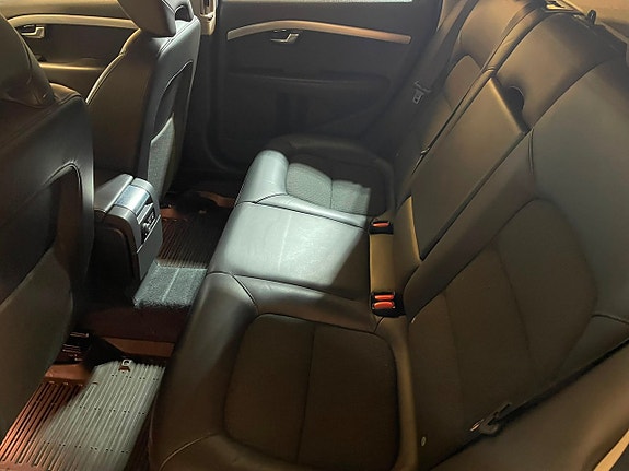 Volvo V70 16 of 18