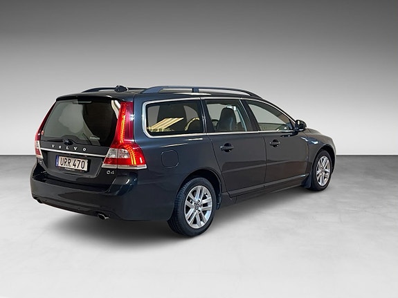 Volvo V70 2 of 5