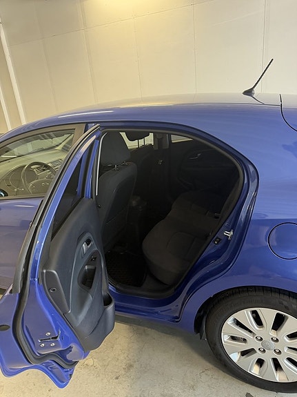 Kia Rio 21 of 21