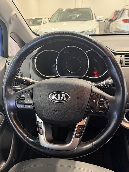 Kia Rio 14 of 21