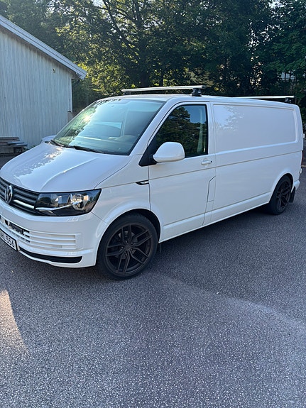 Volkswagen Transporter 2 of 3