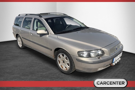 Volvo V70 3 of 7