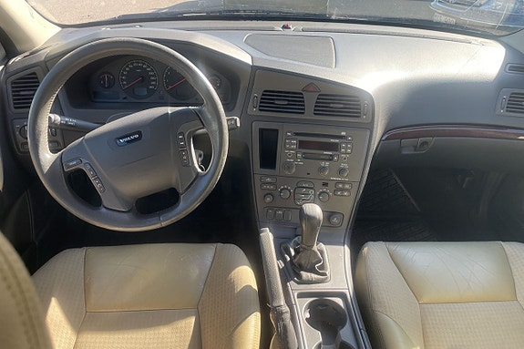 Volvo V70 7 of 7