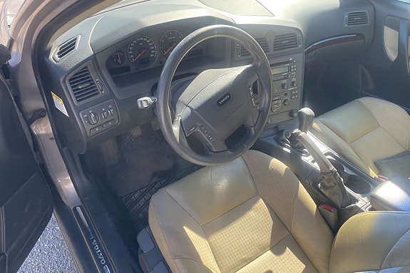 Volvo V70 6 of 7