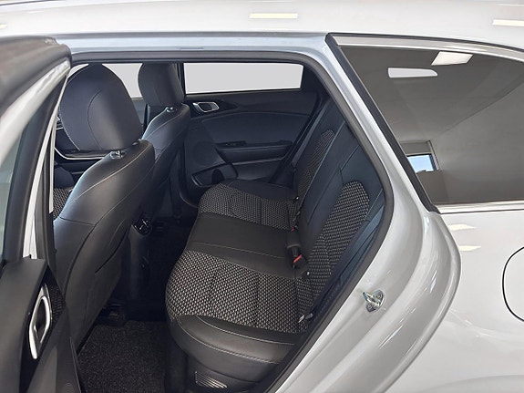 Kia Ceed 9 of 18