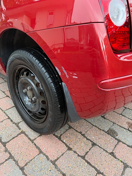 Nissan Micra 4 of 5