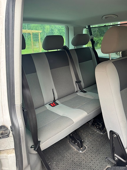 Volkswagen Caravelle 9 of 11
