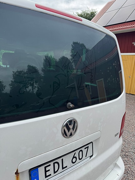 Volkswagen Caravelle 3 of 5