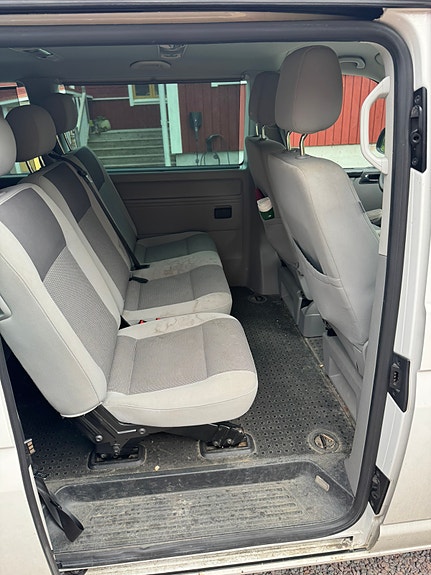 Volkswagen Caravelle 10 of 11