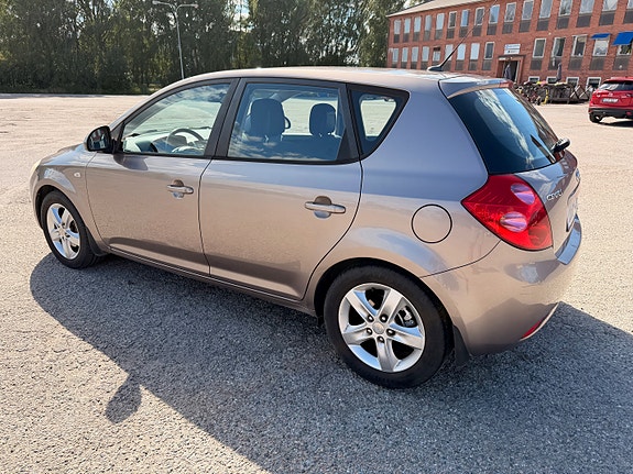 Kia Ceed 4 of 7