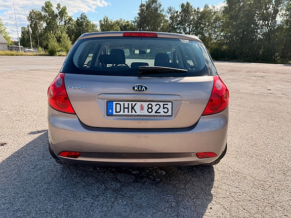 Kia Ceed 3 of 7