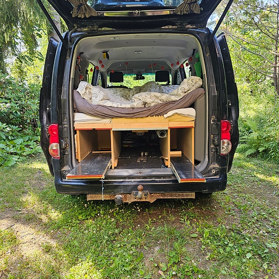 Nissan NV200 15 of 16
