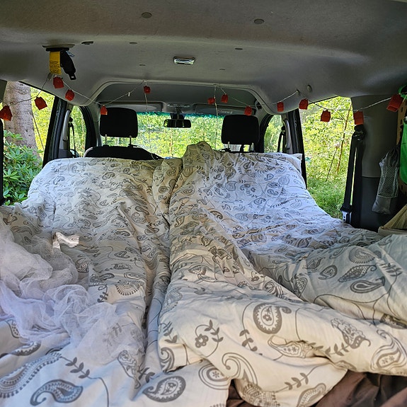 Nissan NV200 9 of 16