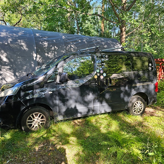 Nissan NV200 3 of 5