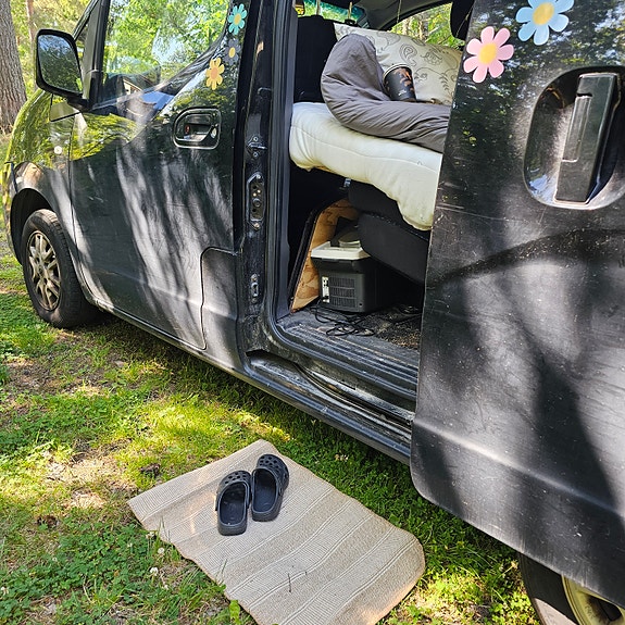 Nissan NV200 8 of 16