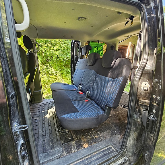 Nissan NV200 5 of 5