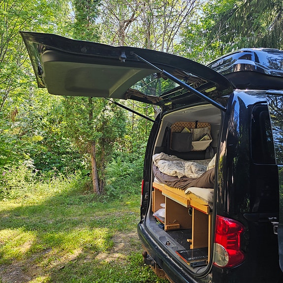 Nissan NV200 4 of 5