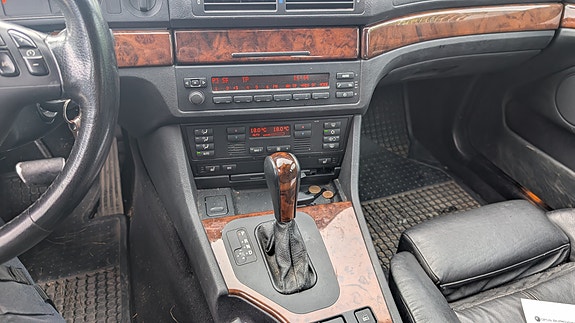 BMW 525i 9 of 15