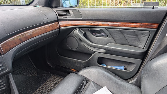 BMW 525i 10 of 15