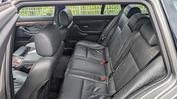 BMW 525i 5 of 5