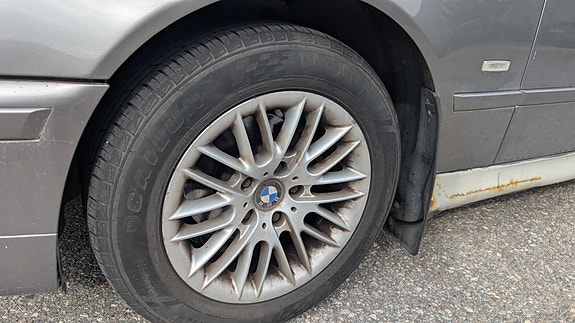 BMW 525i 13 of 15
