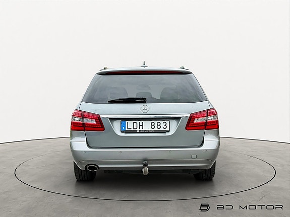 Mercedes-Benz E250 5 of 5