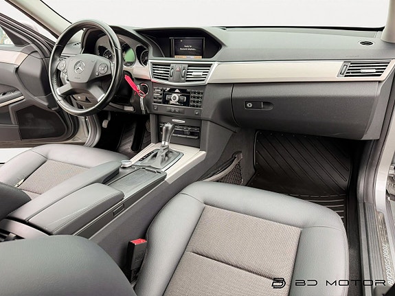 Mercedes-Benz E250 11 of 15