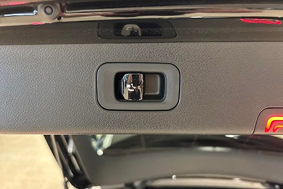 Mercedes-Benz E300 de 17 of 21