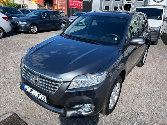 Toyota RAV4 10 of 20