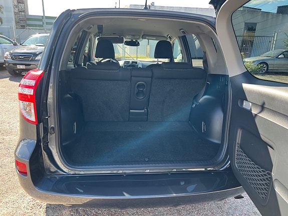 Toyota RAV4 13 of 20