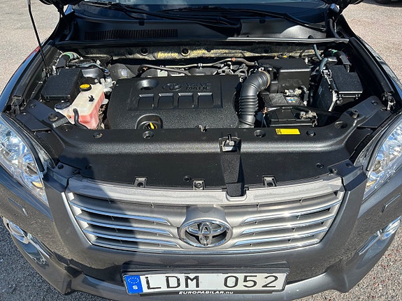 Toyota RAV4 20 of 20