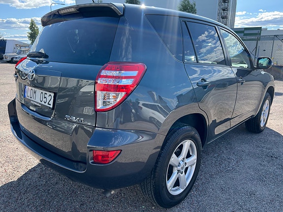 Toyota RAV4 15 of 20