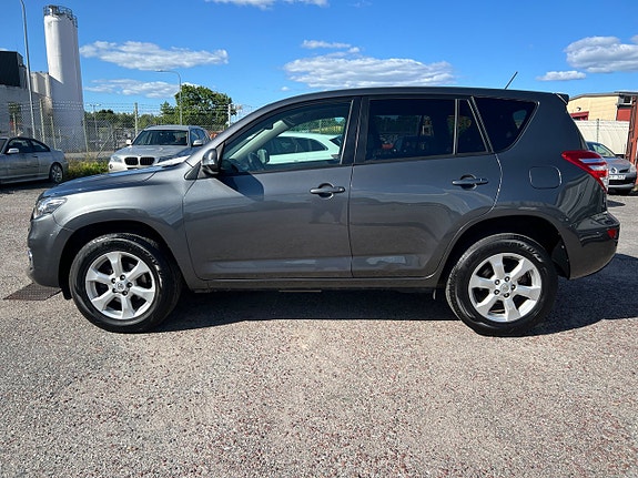 Toyota RAV4 11 of 20