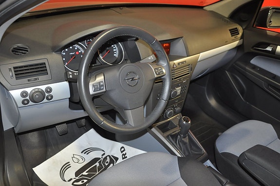 Opel Astra 9 of 18