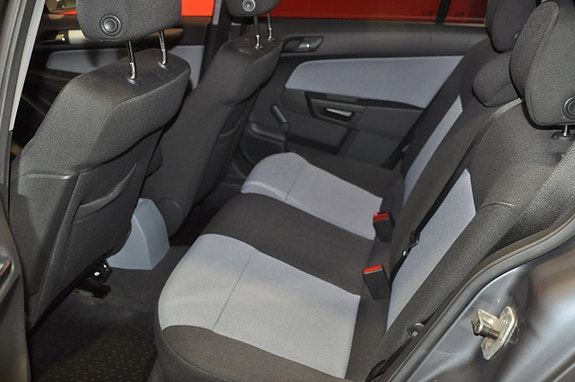 Opel Astra 10 of 18