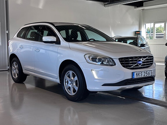 Volvo XC60 2 of 11