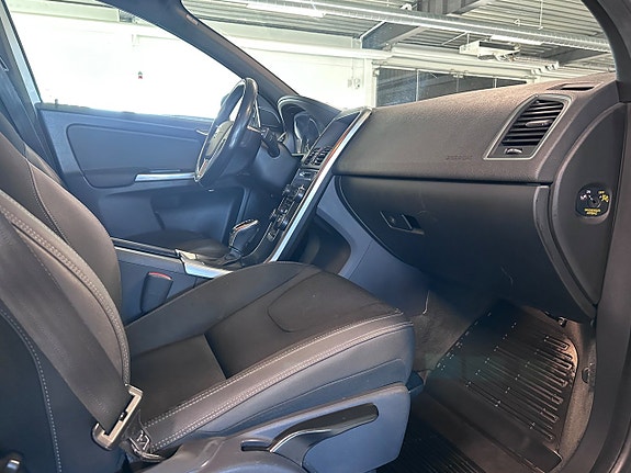 Volvo XC60 8 of 11