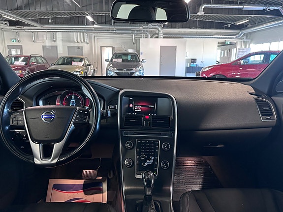 Volvo XC60 7 of 11