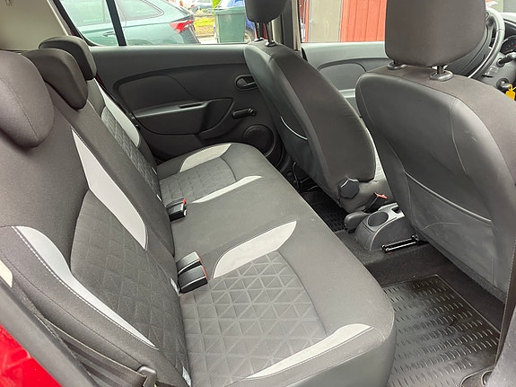 Dacia Sandero Stepway 2 of 4